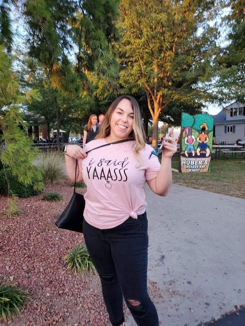 Yaass Queen Bride T-Shirt - Diamond Ring Design for Bachelorette, Wedding & Honeymoon - Pink Tee, Size M